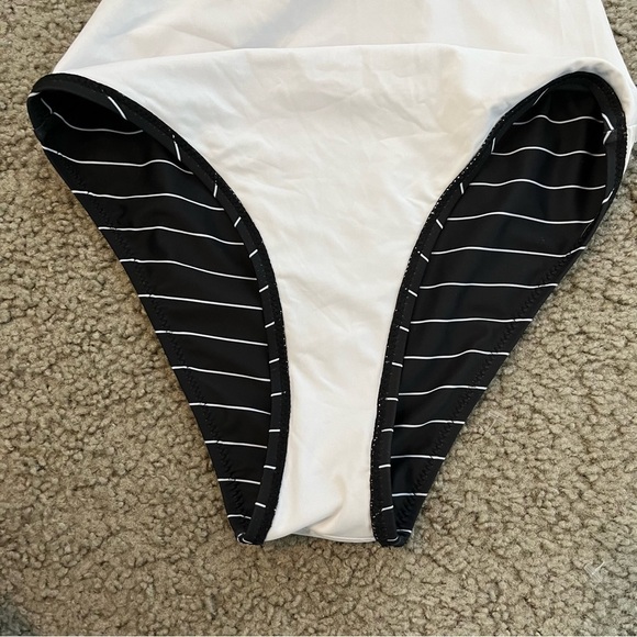 Zyia‎ black stripe simplicity one piece swimsuit women’s xsmall - Picture 6 of 9